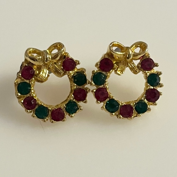 Vtg Avon Christmas Tree and Wreath Gold Toned Gemstone Ornament Earrings - Picture 4 of 16